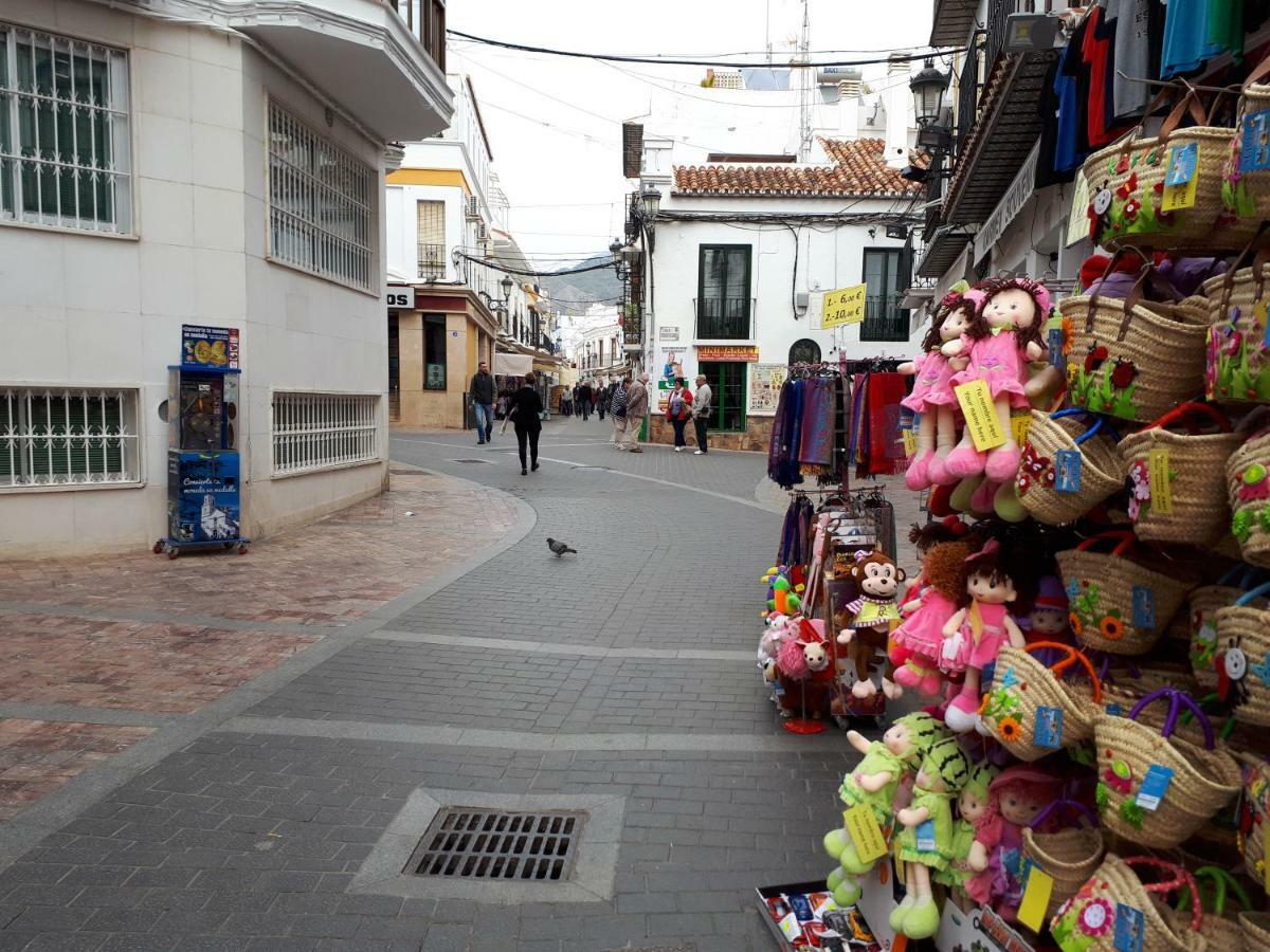Calle Antonio Millon Нерха Экстерьер фото